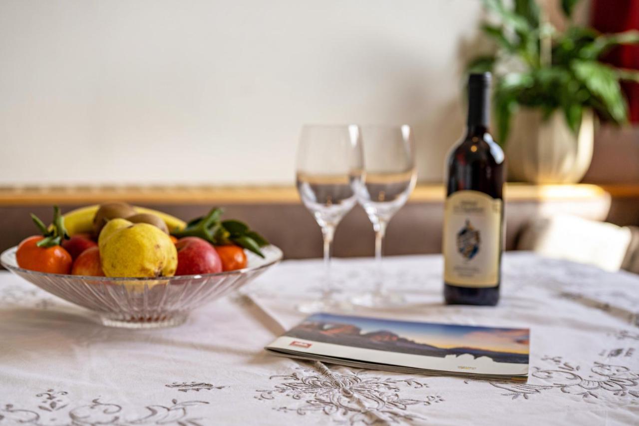 Manuel'S App Watschinger - Enzian Apartment Sexten Bagian luar foto